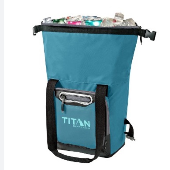 Titan Kitchen Arctic Zone Titan Deep Freeze 8qt Roll Top Cooler Bag